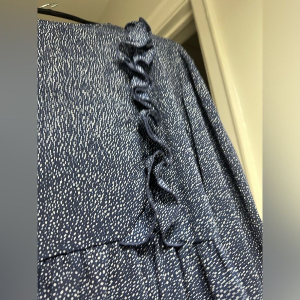 H&M Frill Long Sleeve Blouse Top size 2 Women's Navy Blue & White Flowy Shirt - Picture 4 of 4
